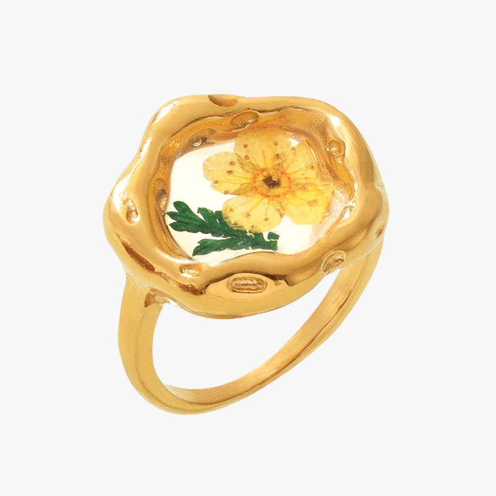 Delicate Floral Resin Ring with Dried Flowers