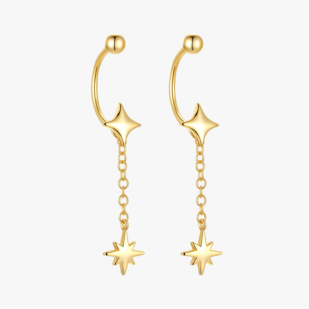 Chic gold star earrings with a chain design, featuring real 18k gold and hypoallergenic materials. The perfect accessory for an elegant look.