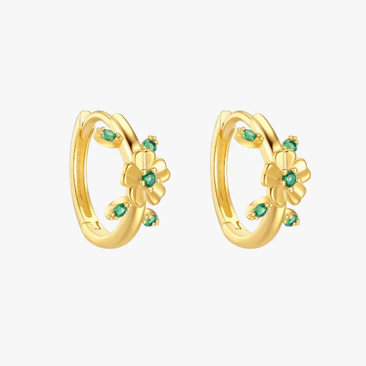 Aros de circonita verde con inspiración floral