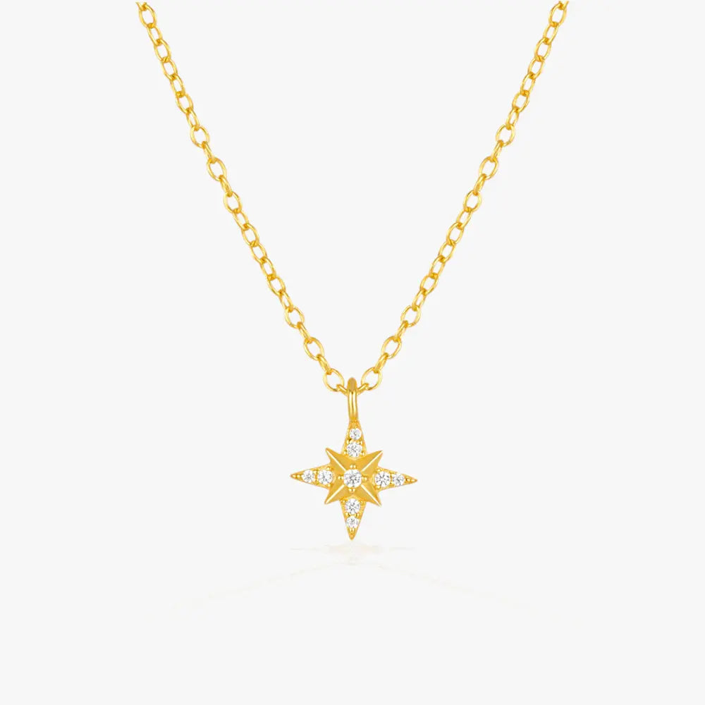 Gold star pendant necklace with delicate chain for a stylish and elegant look