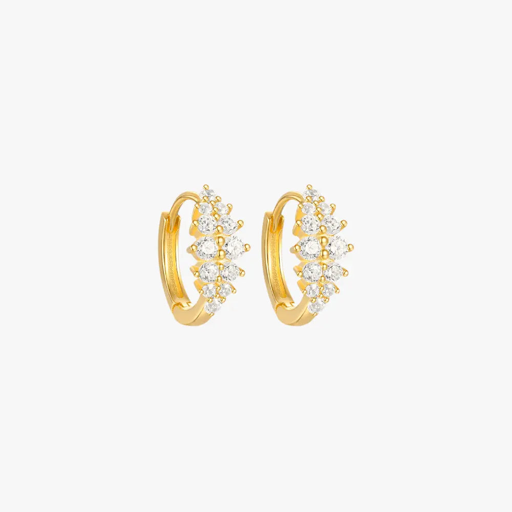 Small gold hoop earrings with diamonds, perfect for daily wear and elegant occasions.