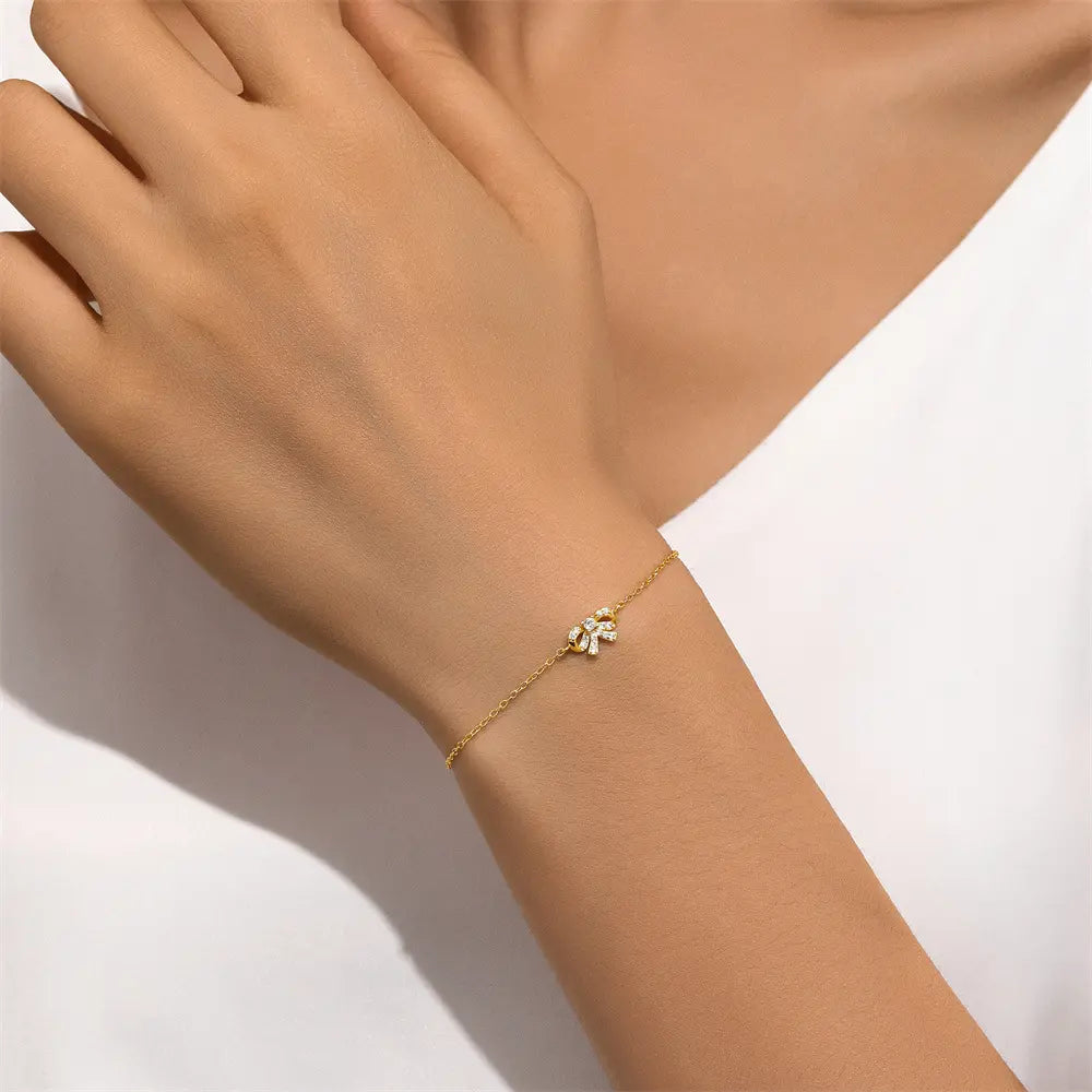 Bracelet élégant en zircon avec nœud papillon