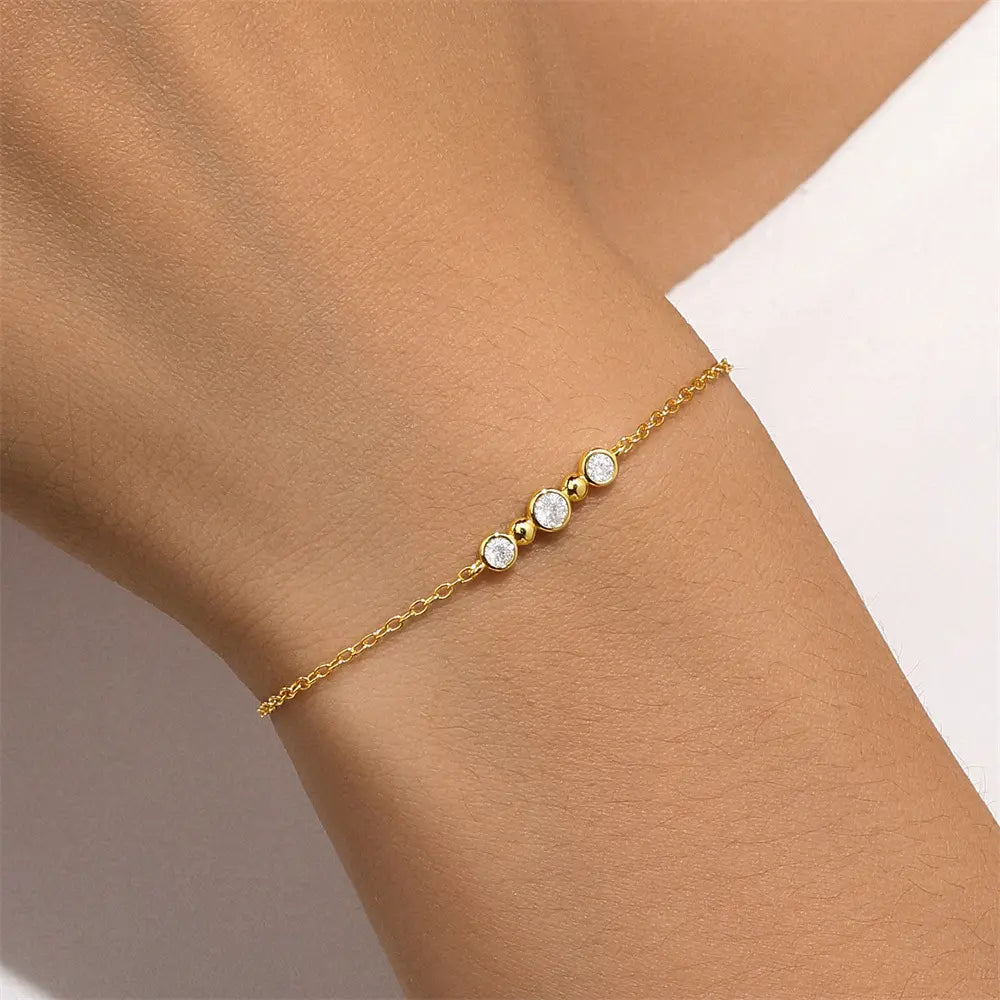 Bracelet minimaliste en argent sterling avec zircon