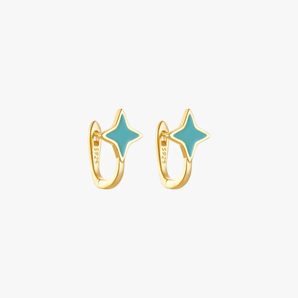 Pendientes Huggie de esmalte con estrellas