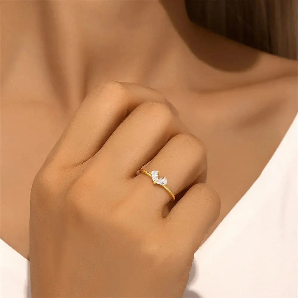 Bague élégante en forme de cœur avec zircon